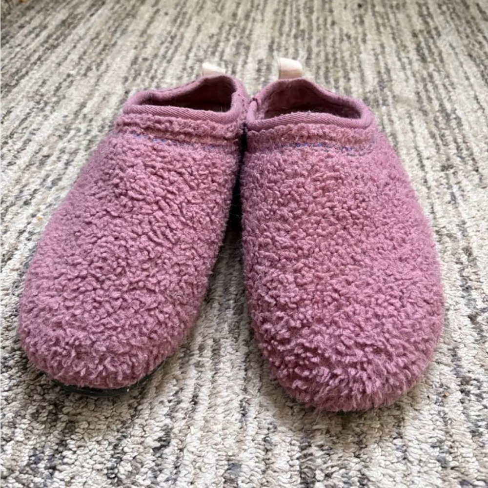 Bombas Fuzzy Pink Women's Slippers